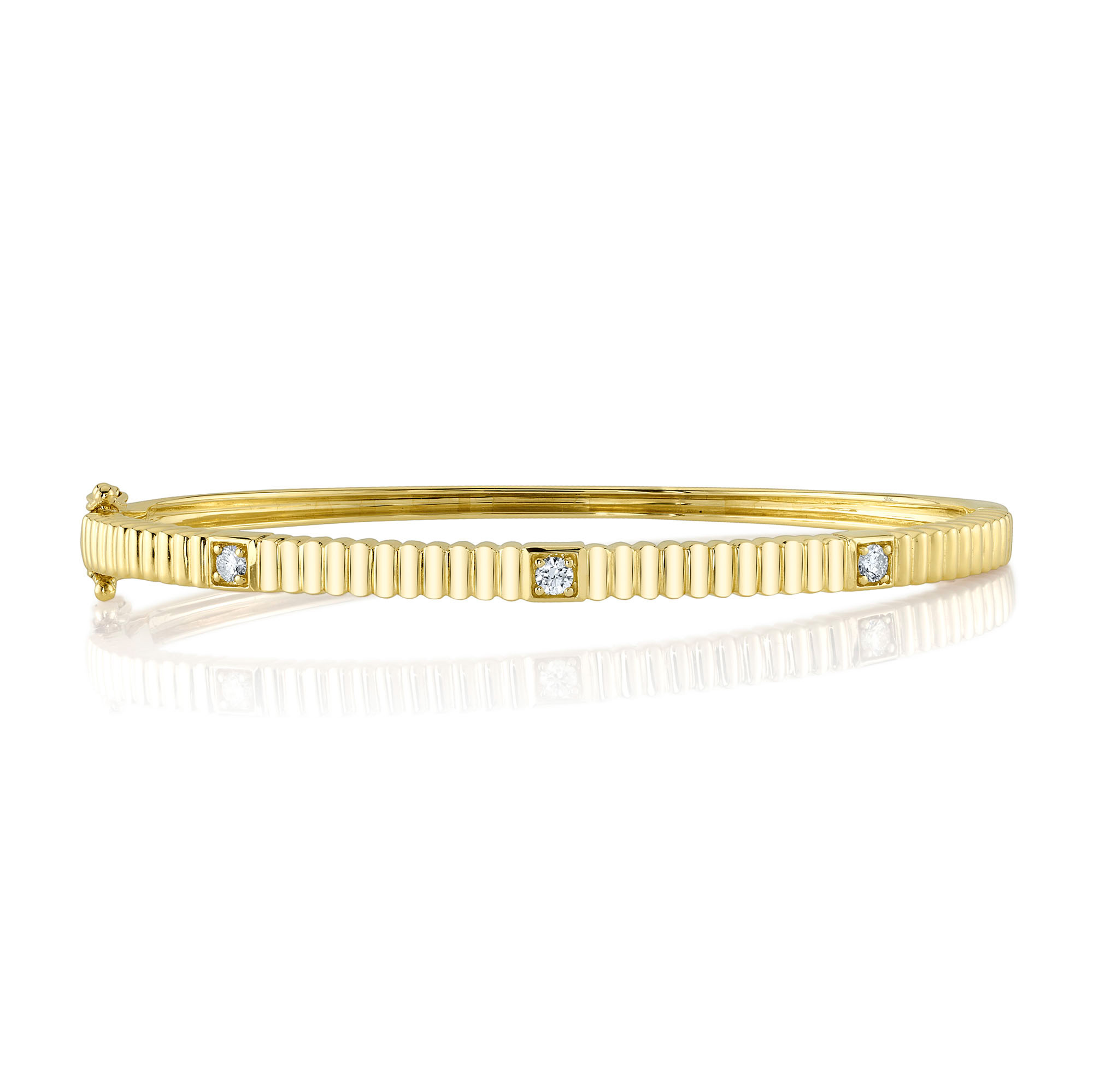 Shy Creation 1/6ctw Diamond Yellow Gold Bangle Bracelet Shy Creation 
                                 
                                SC22009466ZS 