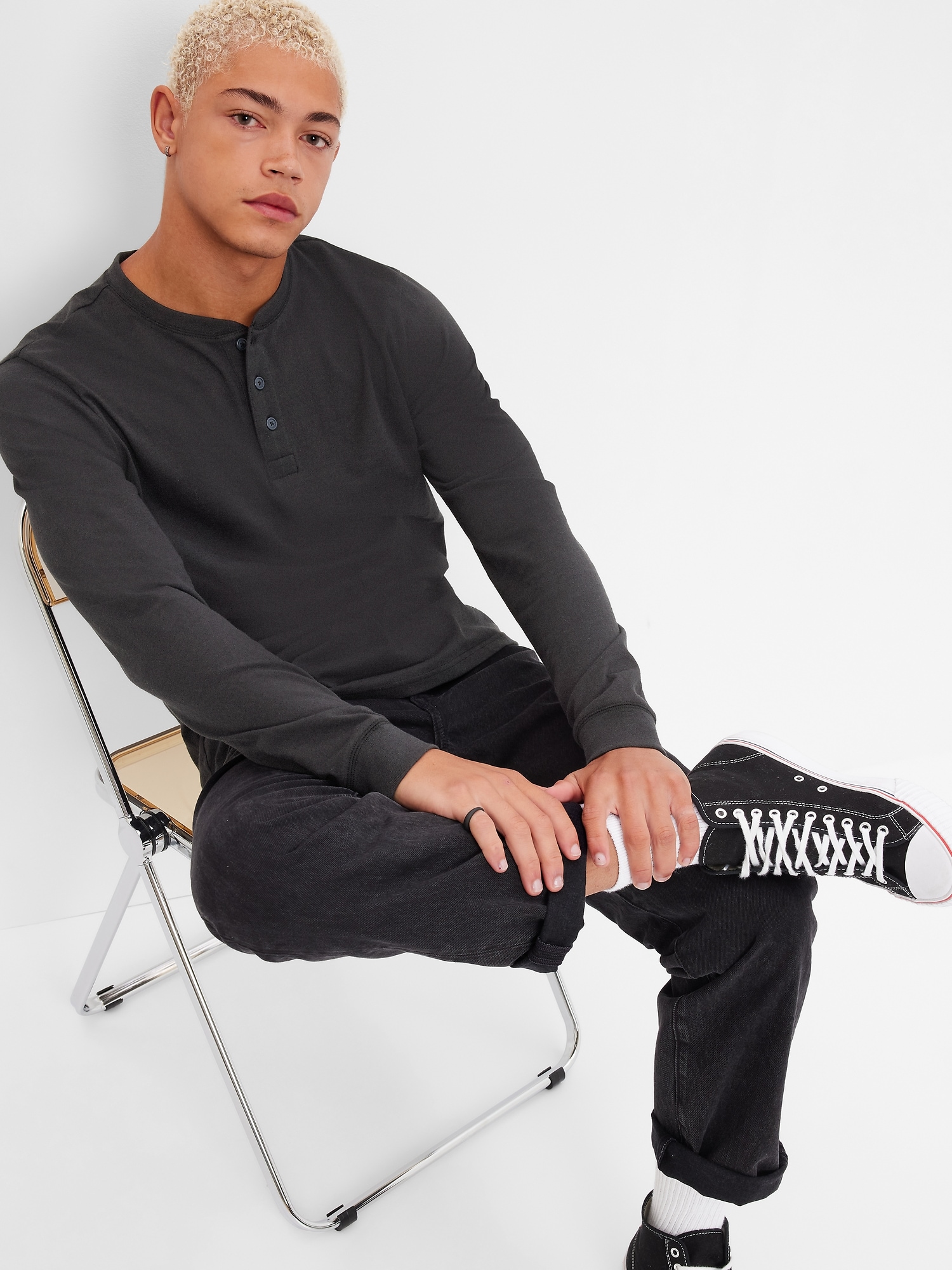 GAP Long Sleeve T-Shirt - Men