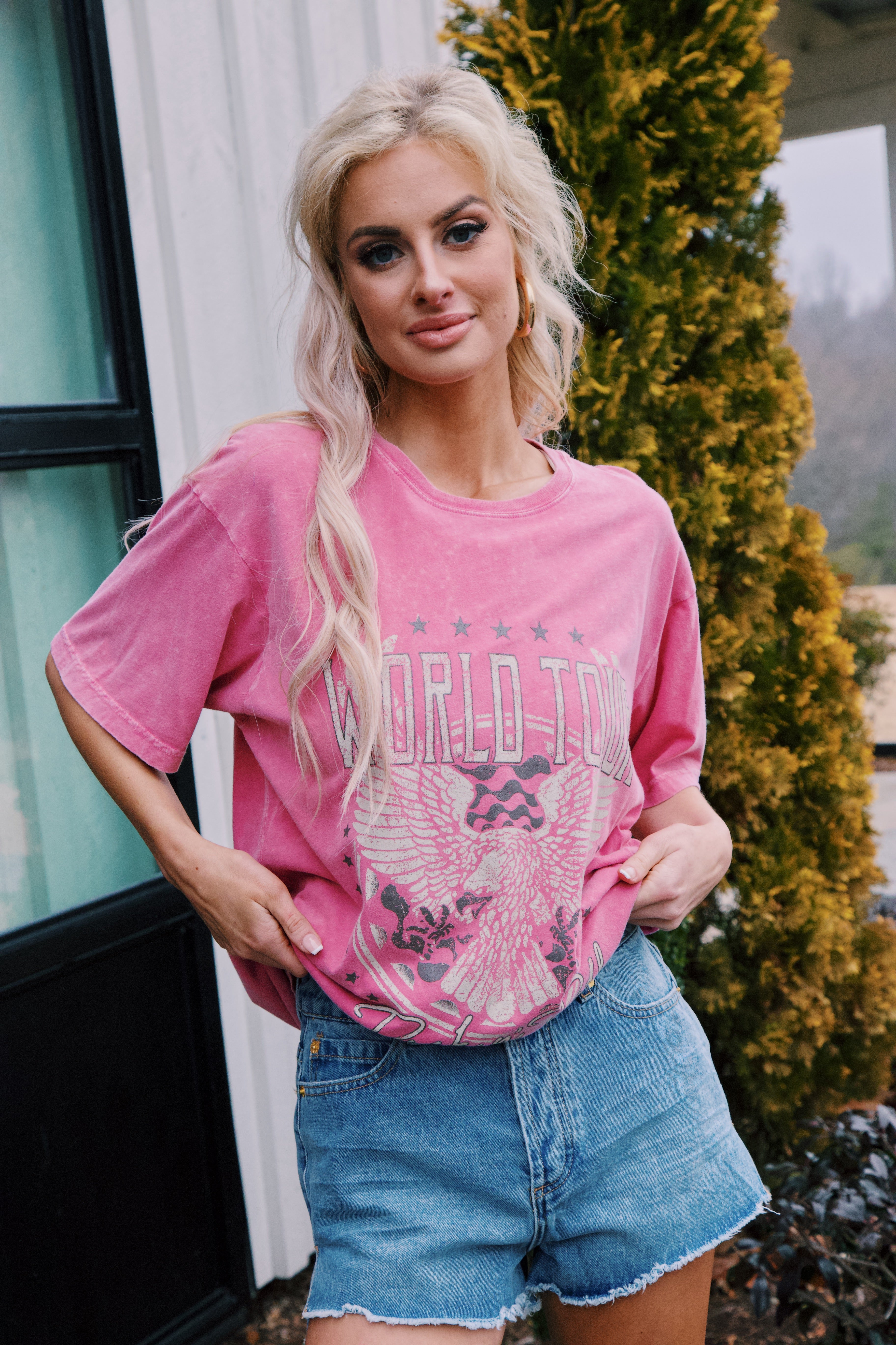 World Tour Graphic Tee Pink