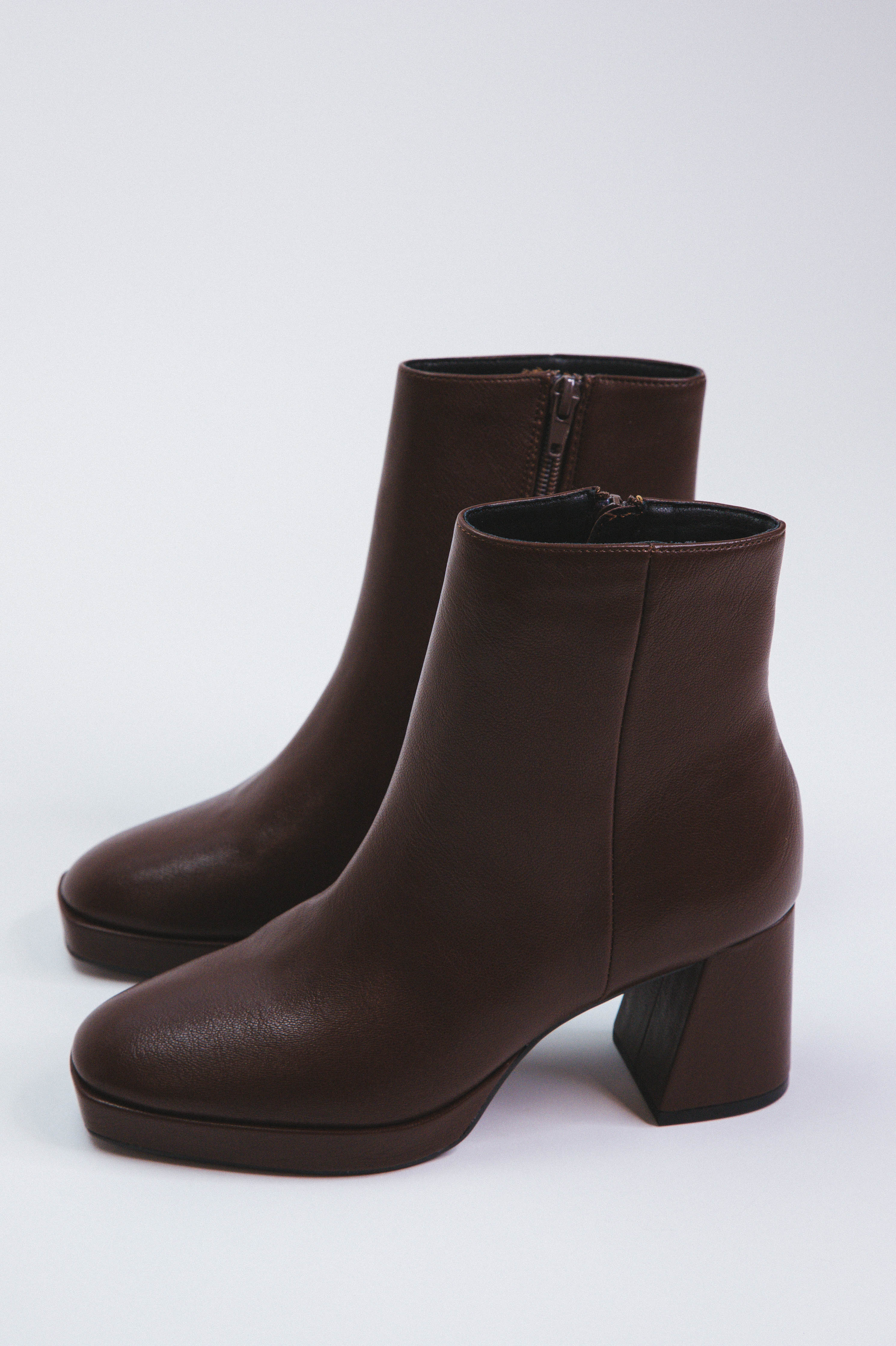 Dodger Platform Round Toe Bootie Brown | Chinese Laundry